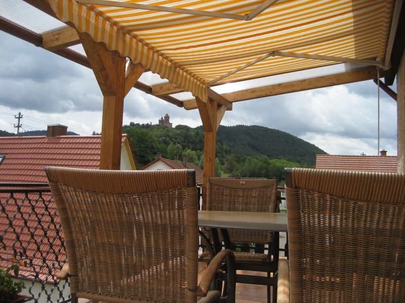 Terrasse mit Blick zur Burg