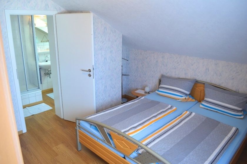 Gästehaus Reinfrank - komfortable Gästezimmer und Ferienwohnung - an der südlichen Weinstraße