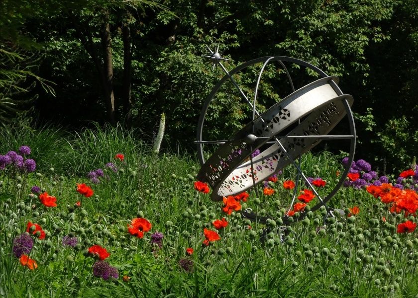 Kurpark mit Sonnenuhr