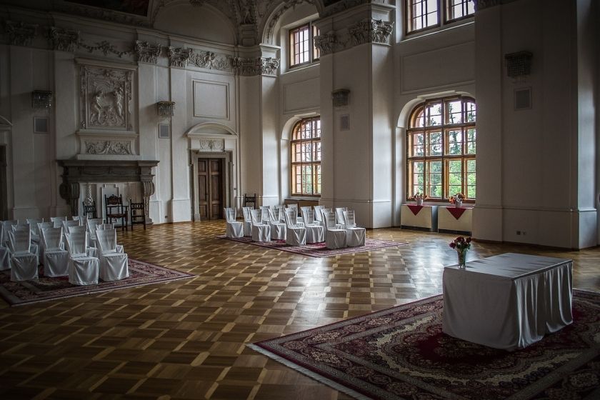 Saal in einem Schloss